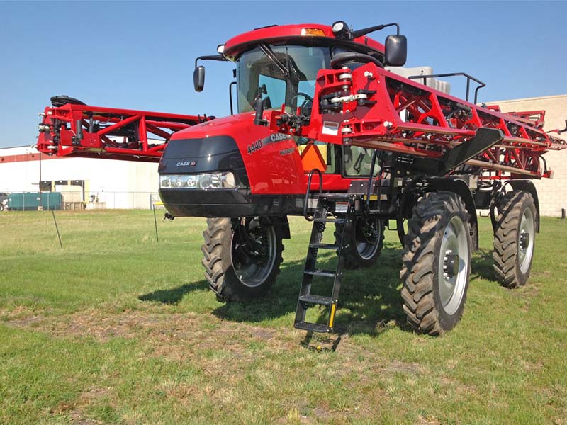 Case 4440 Patriot sprayer with 66'/132' Millennium aluminum spray boom