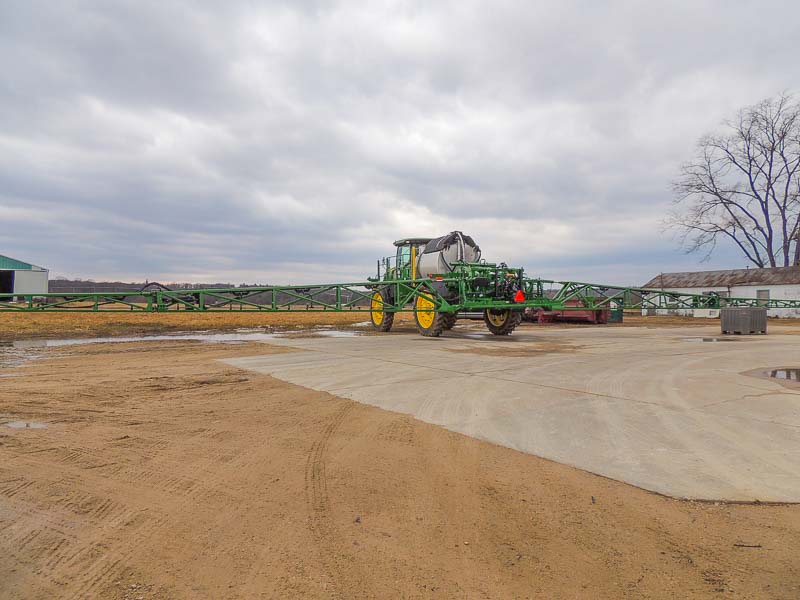 John Deere R4045 with Millennium aluminum spray boom