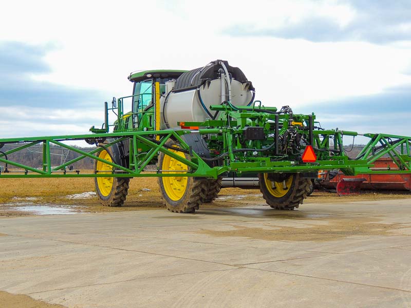 John Deere R4045 with Millennium aluminum spray boom