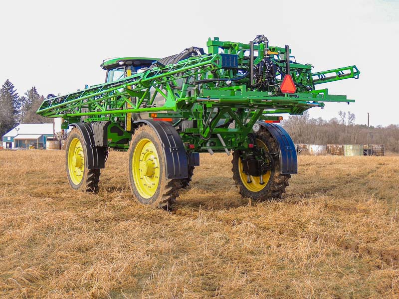 John Deere R4045 with Millennium aluminum spray boom