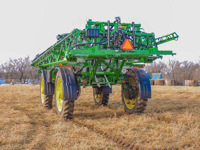 John Deere R4045 with Millennium aluminum spray boom