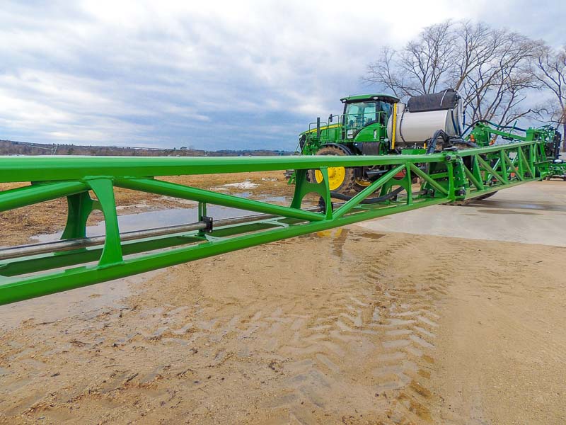 John Deere R4045 with Millennium aluminum spray boom